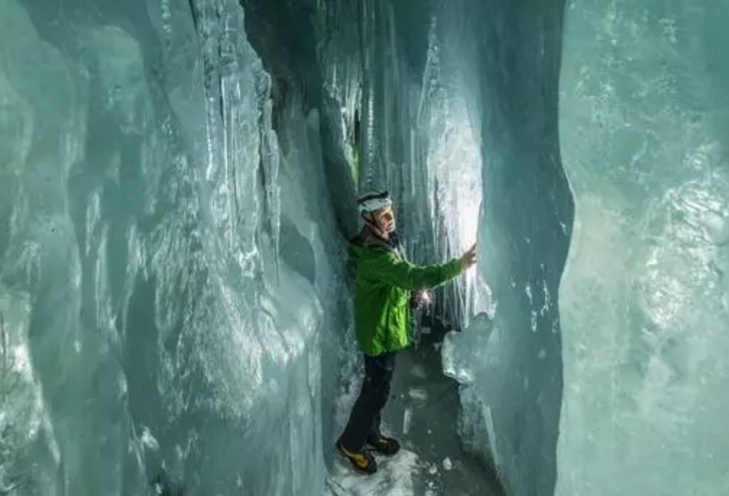 Natur Eis Palast im Hintertuxer Gletscher © Natureispalast im Hintertuxer Gletscher NoReuse Natur Eis Palast