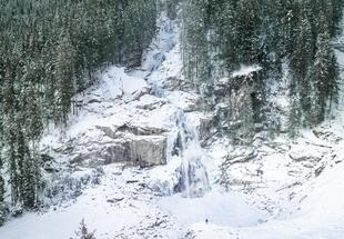 Im Winterreich der Wasserfälle